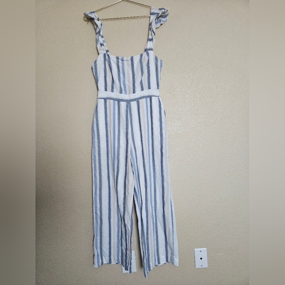 Nivani Linen Jumpsuit - Picture 1 of 13